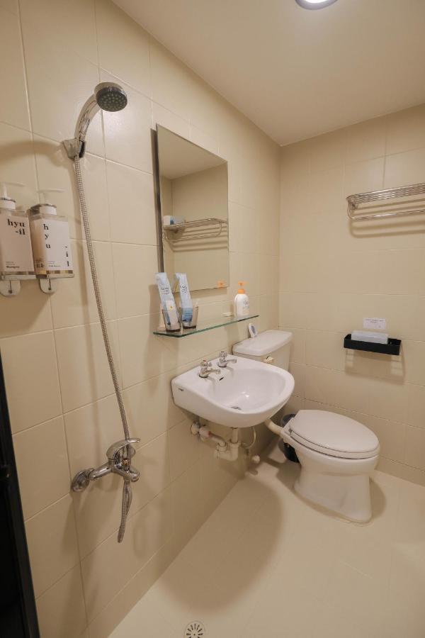 七七漫旅 Seven77 Apartment Tainan Exterior photo